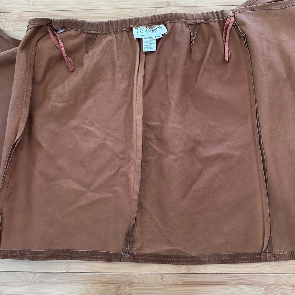 Vintage CEDARS Women's Small Brown Suede Leather Mini Straight Wrap Skirt - Picture 8 of 10